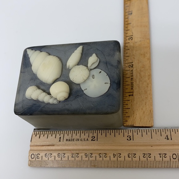 Shells and Stone Trinket Keepsakes Jewelry Box, Costal Beach Vibes Accessory - Picture 7 of 10